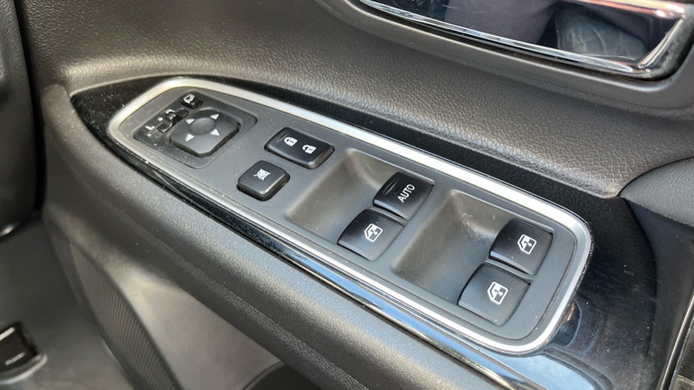 Mitsubishi Outlander 2.0 PHEV GX4hs 5dr Auto Estate - Image 23