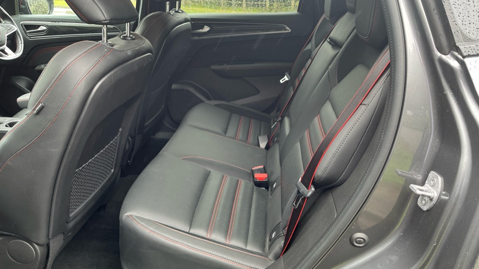 Renault Arkana 1.6 E-TECH Hybrid 145 R.S. Line 5dr Auto Hybrid Estate - Image 16