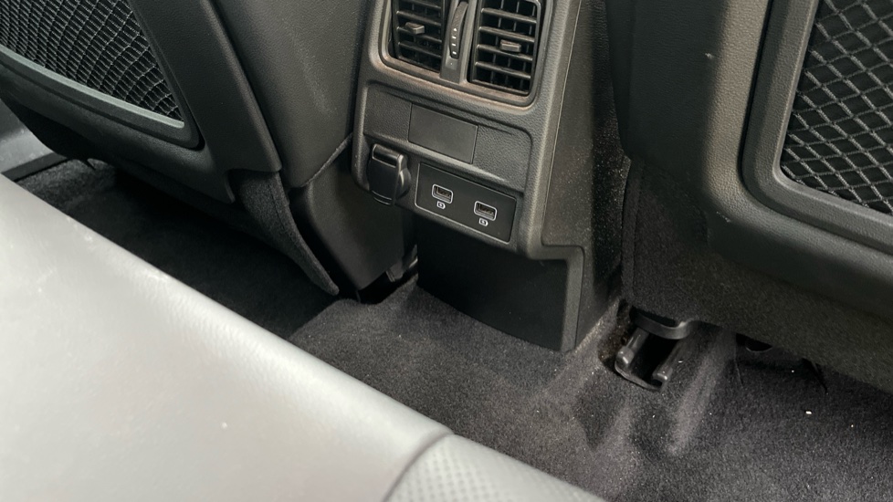 Renault Arkana 1.6 E-TECH Hybrid 145 R.S. Line 5dr Auto Hybrid Estate - Image 26