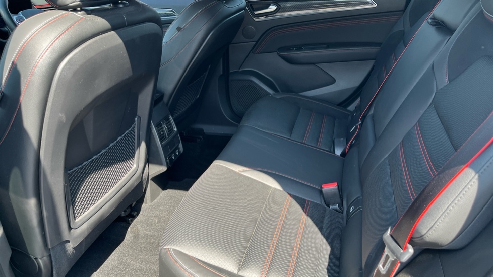 Renault Arkana 1.6 E-TECH Hybrid 145 R.S. Line 5dr Auto Hybrid Estate - Image 16