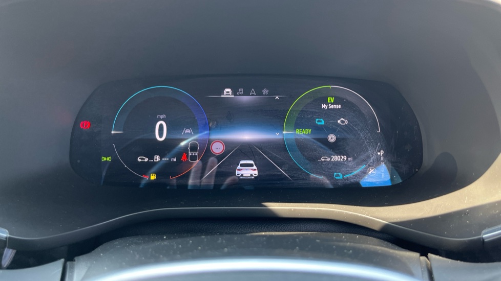Renault Arkana 1.6 E-TECH Hybrid 145 R.S. Line 5dr Auto Hybrid Estate - Image 18