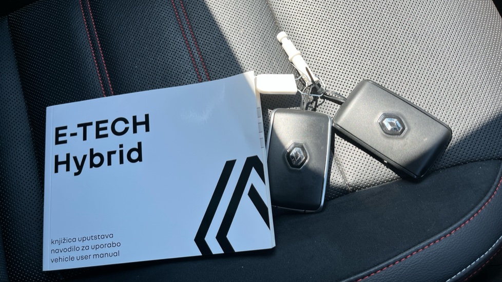 Renault Arkana 1.6 E-TECH Hybrid 145 R.S. Line 5dr Auto Hybrid Estate - Image 19