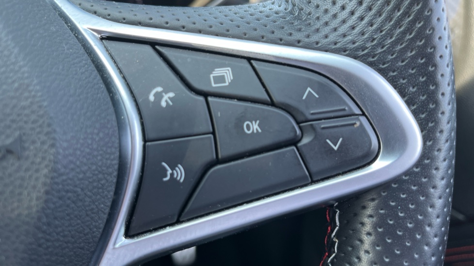 Renault Arkana 1.6 E-TECH Hybrid 145 R.S. Line 5dr Auto Hybrid Estate - Image 22