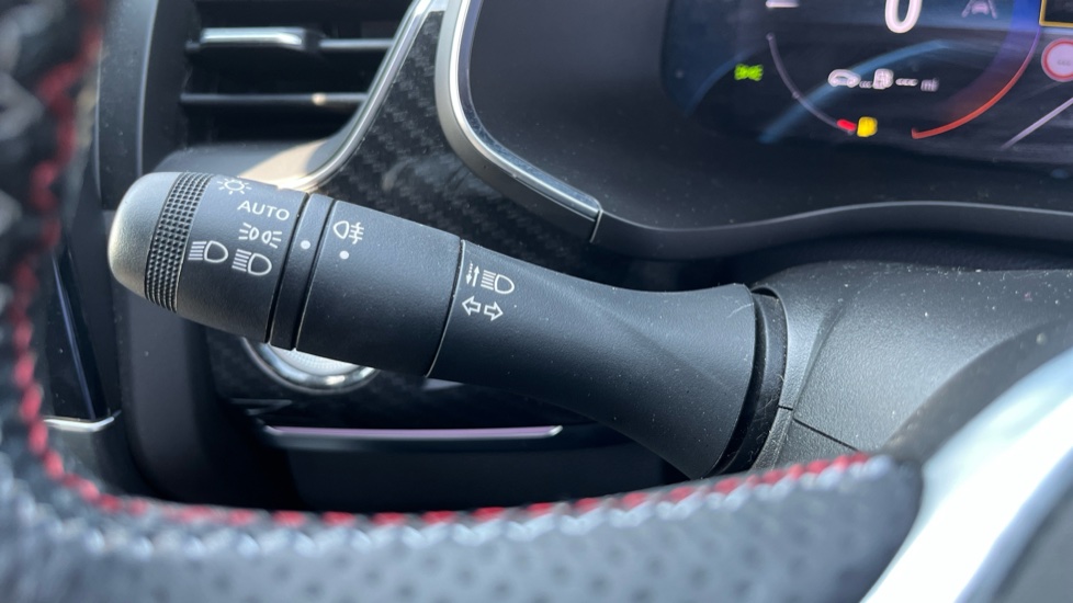 Renault Arkana 1.6 E-TECH Hybrid 145 R.S. Line 5dr Auto Hybrid Estate - Image 24