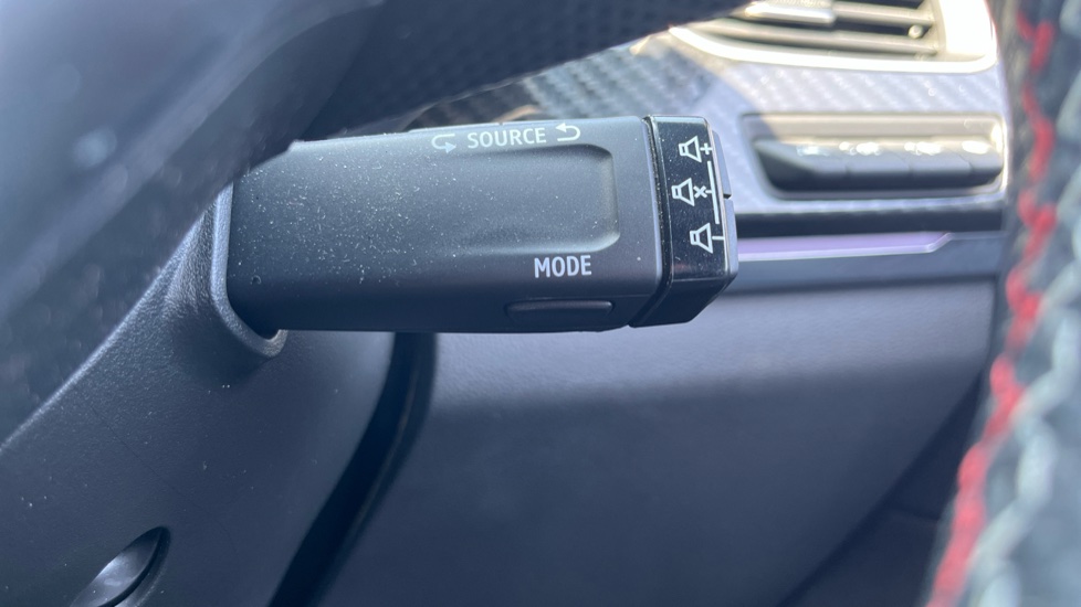 Renault Arkana 1.6 E-TECH Hybrid 145 R.S. Line 5dr Auto Hybrid Estate - Image 26