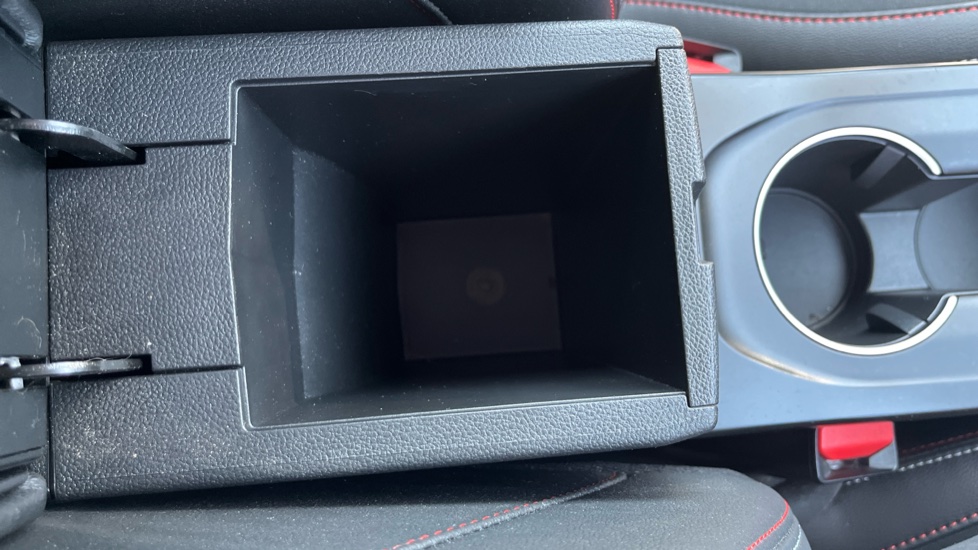 Renault Arkana 1.6 E-TECH Hybrid 145 R.S. Line 5dr Auto Hybrid Estate - Image 39