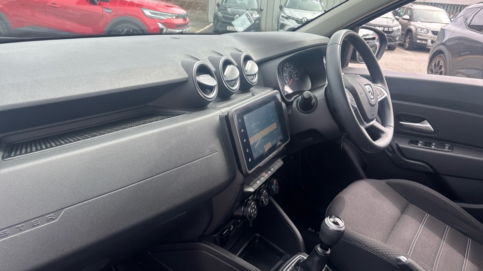 Dacia Duster 1.0 TCe 100 Comfort 5dr Bi Fuel Estate - Image 9