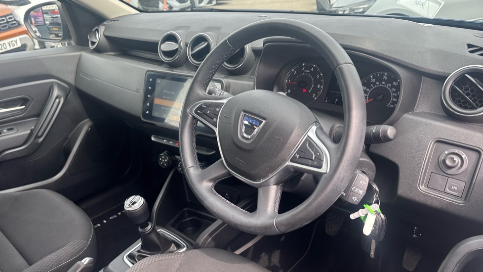Dacia Duster 1.0 TCe 100 Comfort 5dr Bi Fuel Estate - Image 11