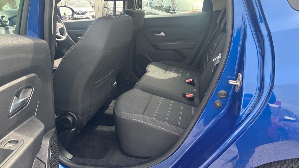 Dacia Duster 1.0 TCe 100 Comfort 5dr Bi Fuel Estate - Image 16