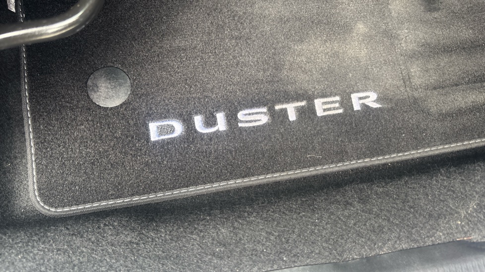Dacia Duster 1.0 TCe 100 Comfort 5dr Bi Fuel Estate - Image 34