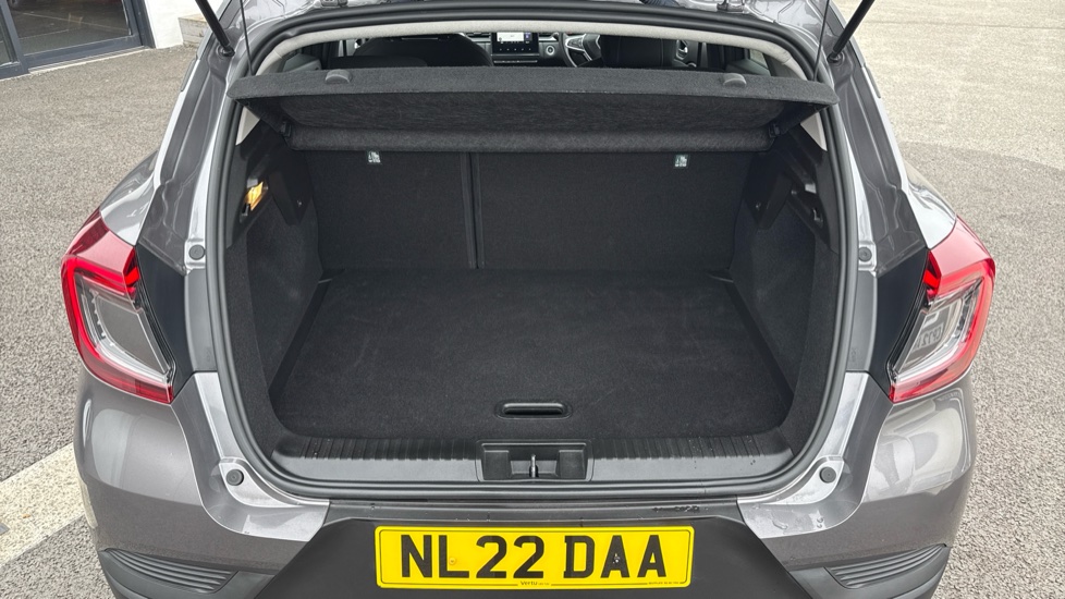 Renault Captur 1.3 TCE 140 Iconic 5dr Petrol Hatchback - Image 4