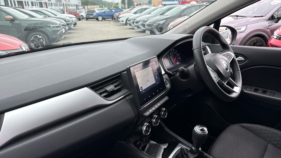 Renault Captur 1.3 TCE 140 Iconic 5dr Petrol Hatchback - Image 9