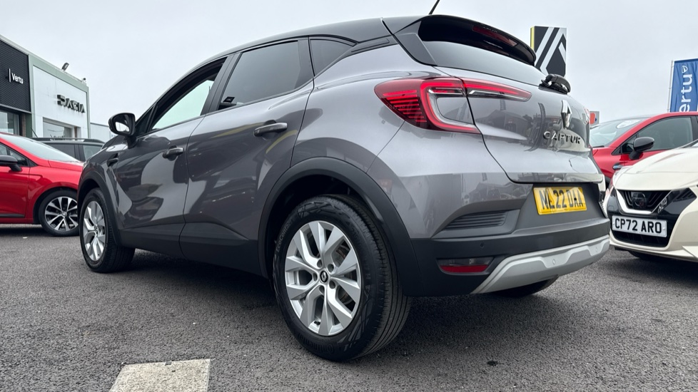 Renault Captur 1.3 TCE 140 Iconic 5dr Petrol Hatchback - Image 26