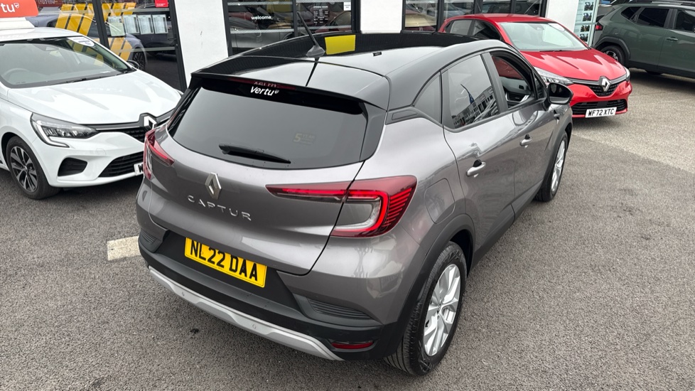Renault Captur 1.3 TCE 140 Iconic 5dr Petrol Hatchback - Image 27