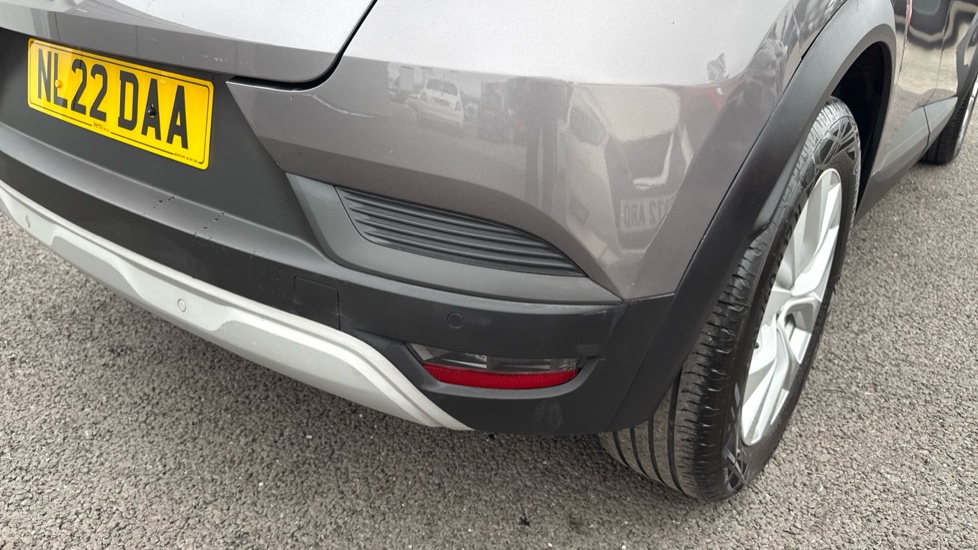 Renault Captur 1.3 TCE 140 Iconic 5dr Petrol Hatchback - Image 29
