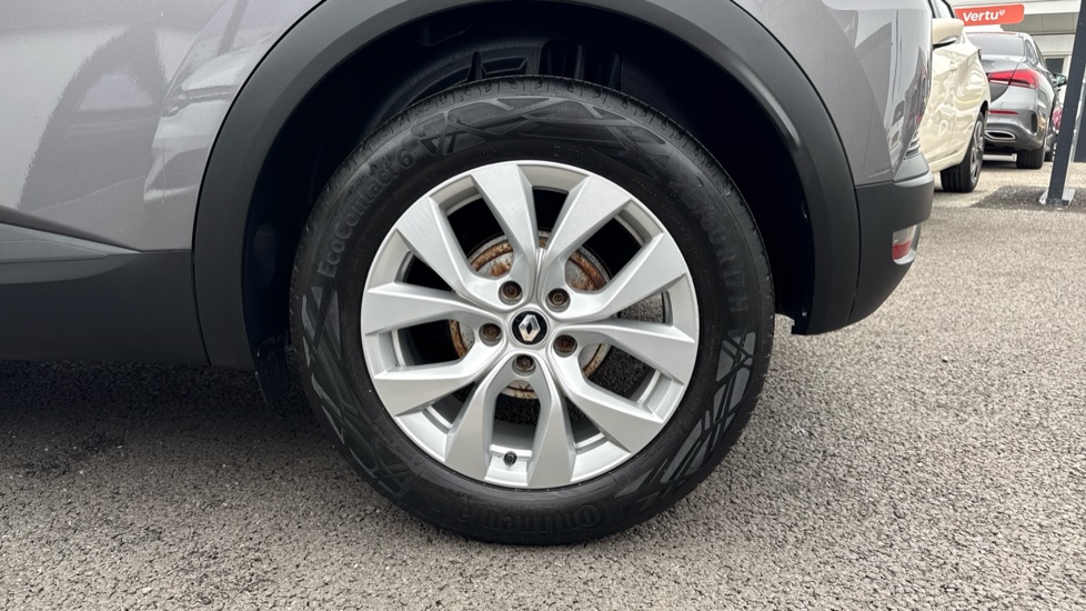 Renault Captur 1.3 TCE 140 Iconic 5dr Petrol Hatchback - Image 32