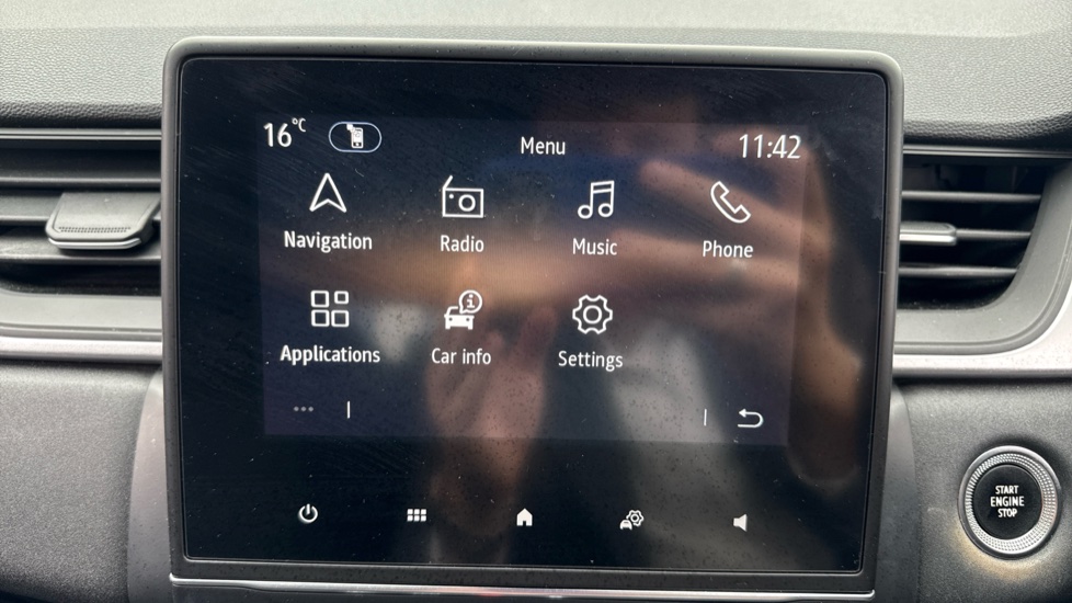 Renault Captur 1.3 TCE 140 Iconic 5dr Petrol Hatchback - Image 43