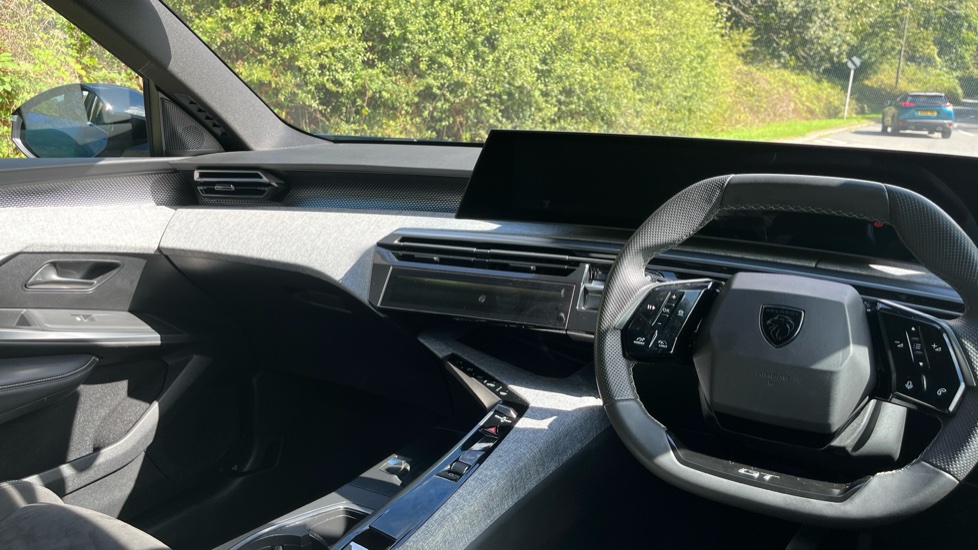 Peugeot 3008 157kW GT 73kWh 5dr Auto Electric Estate - Image 10