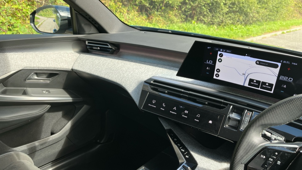 Peugeot 3008 157kW GT 73kWh 5dr Auto Electric Estate - Image 14