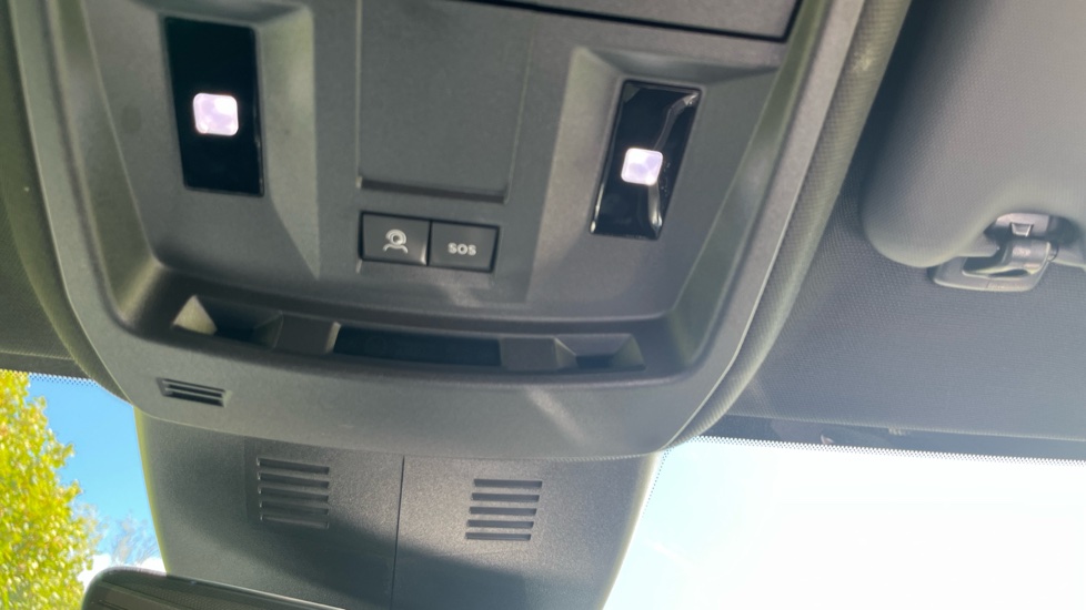 Peugeot 3008 157kW GT 73kWh 5dr Auto Electric Estate - Image 25