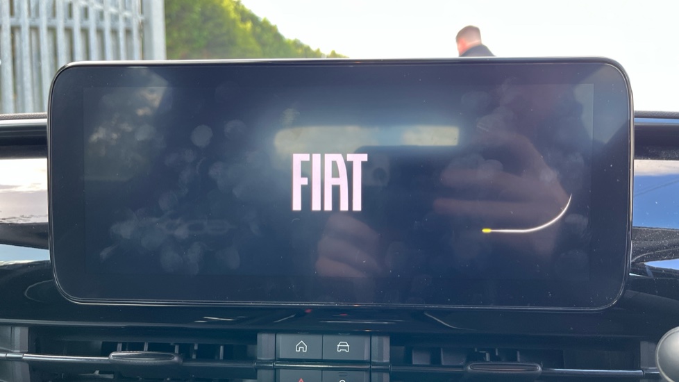 Fiat 600 1.2 Hybrid 48V 5dr eDCT-6 Petrol Hatchback - Image 11