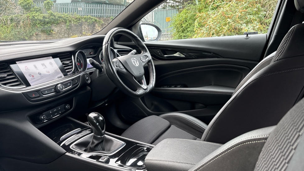 Vauxhall Insignia 1.6 Turbo D ecoTec [136] SRi Vx-line Nav 5dr Diesel Hatchback - Image 9