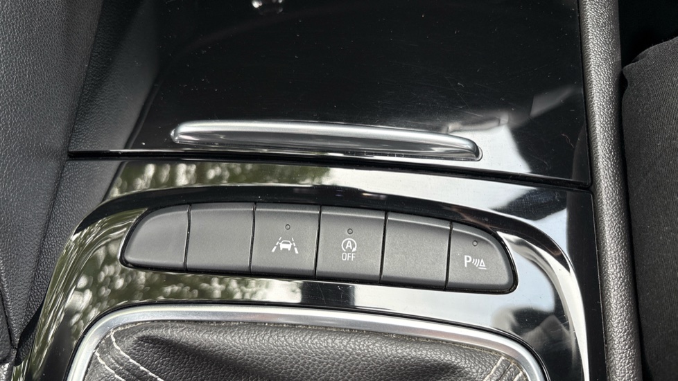 Vauxhall Insignia 1.6 Turbo D ecoTec [136] SRi Vx-line Nav 5dr Diesel Hatchback - Image 21