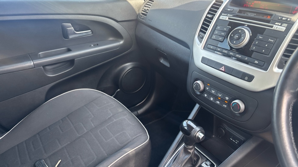 Kia Venga 1.6 2 5dr Auto [6] Petrol Hatchback - Image 14