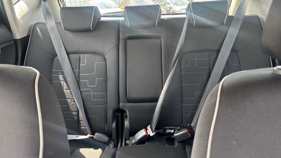 Kia Venga 1.6 2 5dr Auto [6] Petrol Hatchback - Image 15