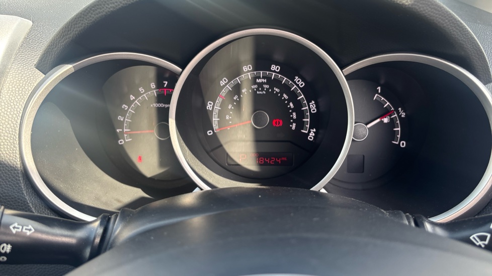 Kia Venga 1.6 2 5dr Auto [6] Petrol Hatchback - Image 18