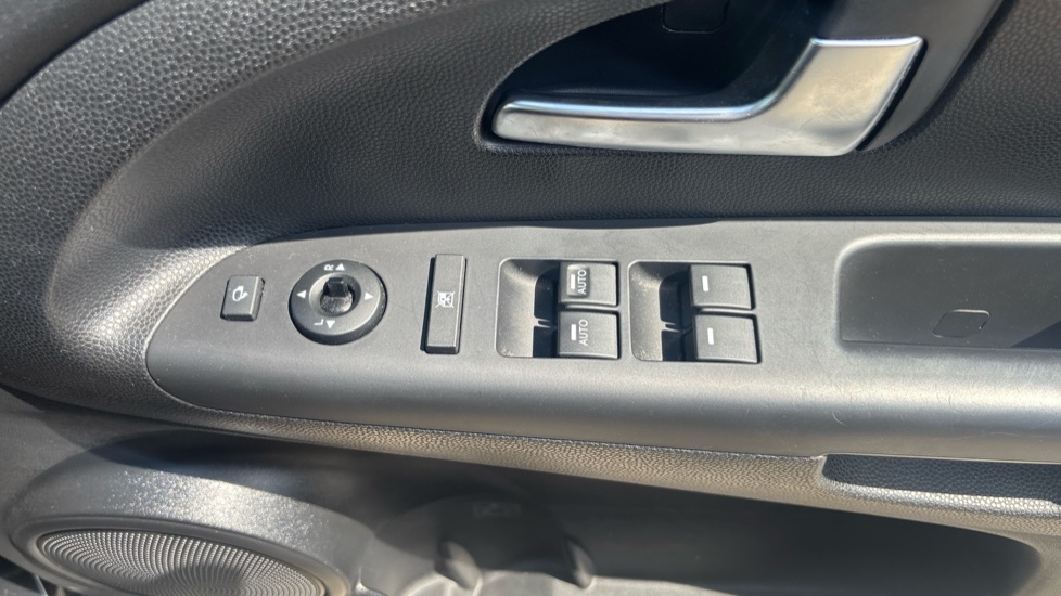 Kia Venga 1.6 2 5dr Auto [6] Petrol Hatchback - Image 37