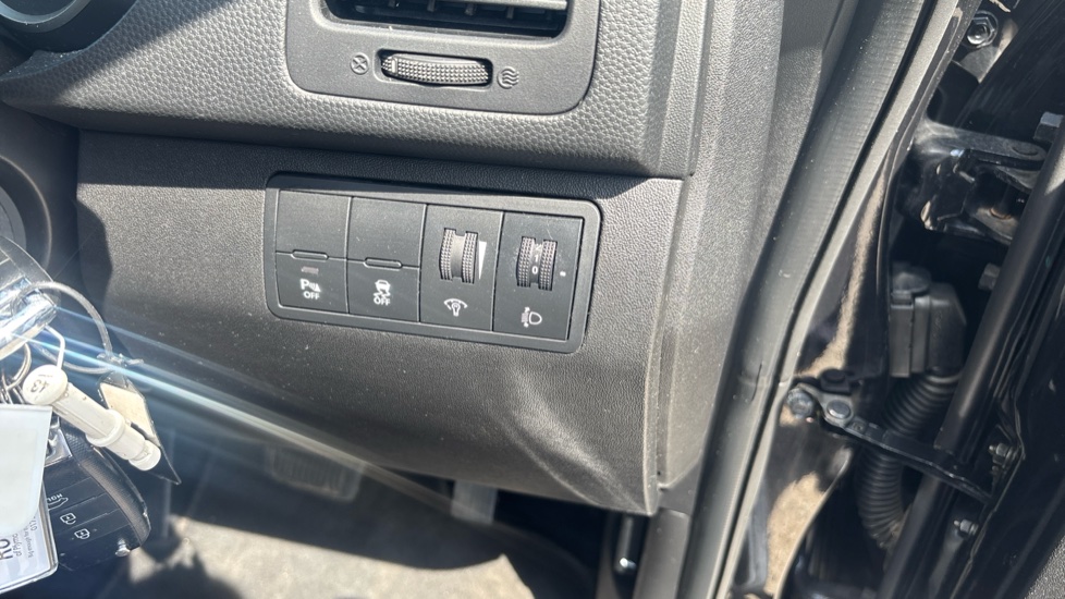 Kia Venga 1.6 2 5dr Auto [6] Petrol Hatchback - Image 38