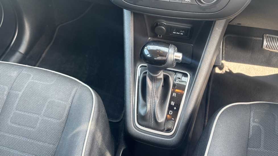 Kia Venga 1.6 2 5dr Auto [6] Petrol Hatchback - Image 41