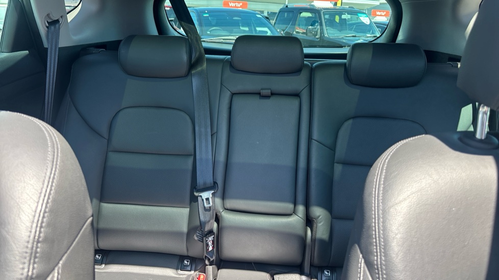 Hyundai TUCSON 1.6 TGDi 177 Premium SE 5dr 2WD DCT Petrol Estate - Image 15