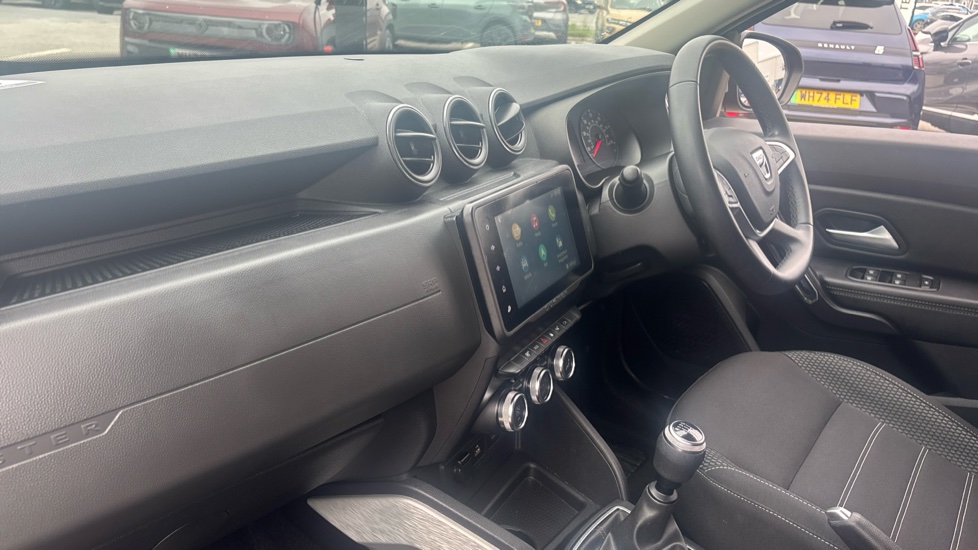 Dacia Duster 1.0 TCe 90 Prestige 5dr Petrol Estate - Image 9