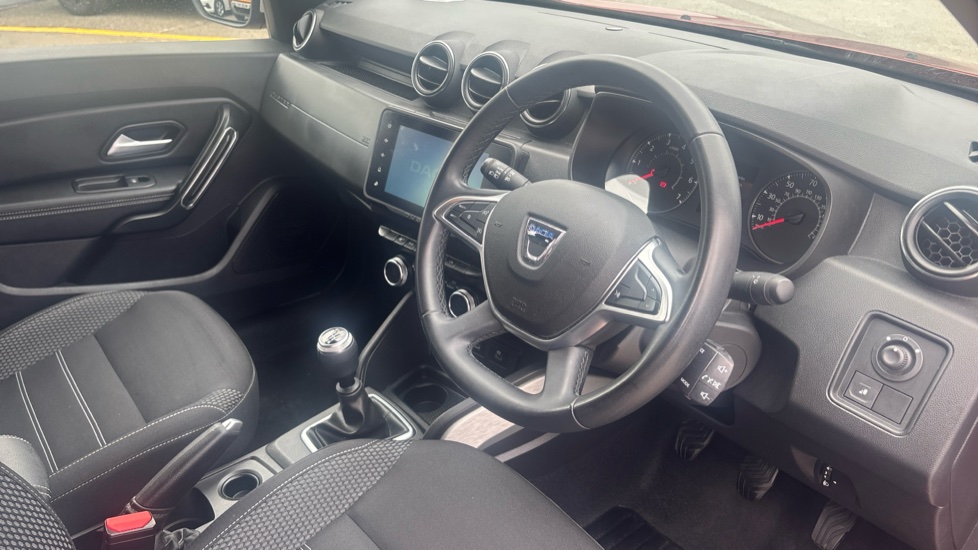 Dacia Duster 1.0 TCe 90 Prestige 5dr Petrol Estate - Image 11