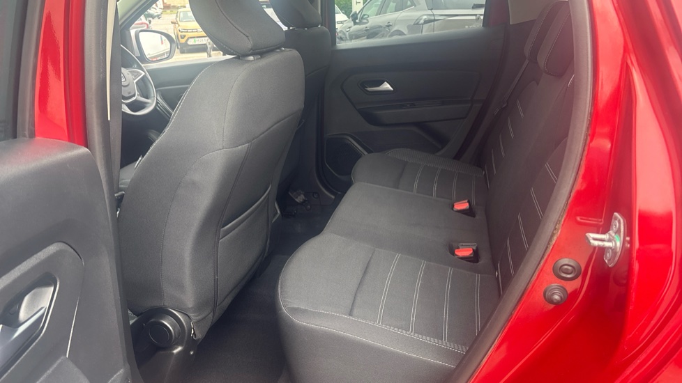 Dacia Duster 1.0 TCe 90 Prestige 5dr Petrol Estate - Image 16