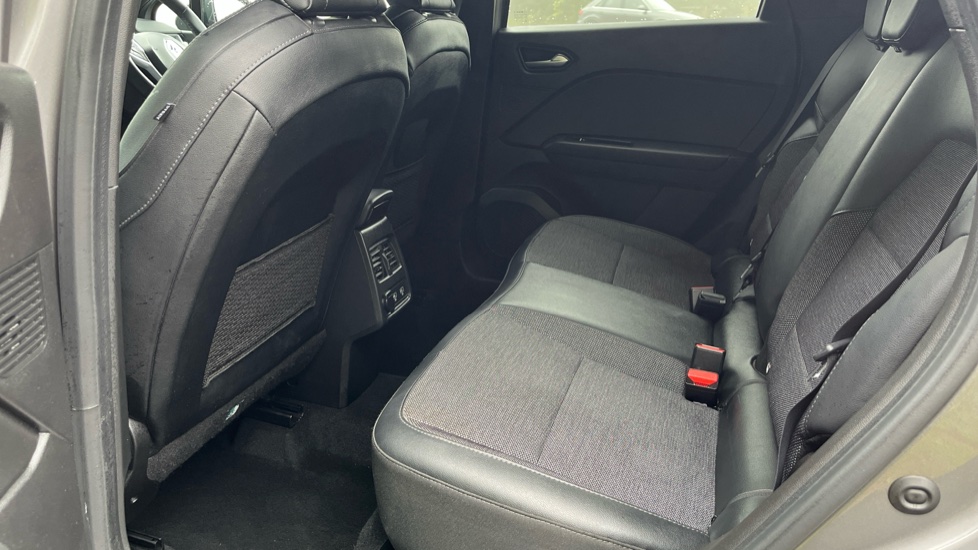Renault Captur 1.0 TCE 90 Rive Gauche 5dr Petrol Hatchback - Image 16