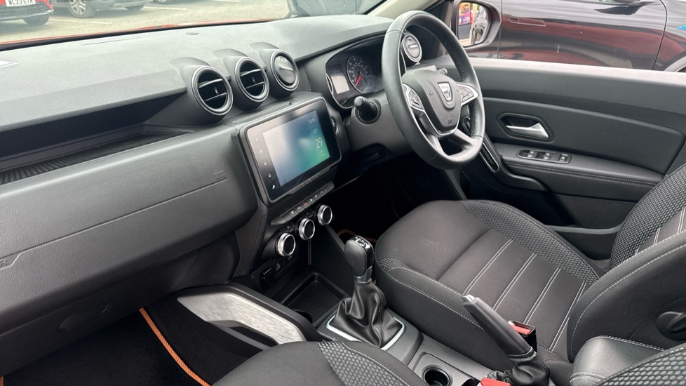 Dacia Duster 1.3 TCe 150 Prestige 5dr EDC Petrol Estate - Image 9