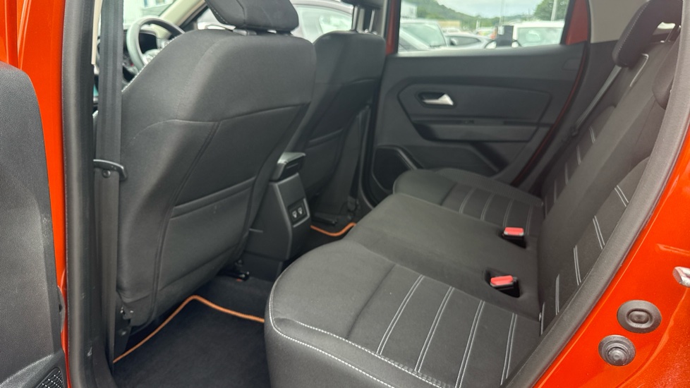 Dacia Duster 1.3 TCe 150 Prestige 5dr EDC Petrol Estate - Image 16