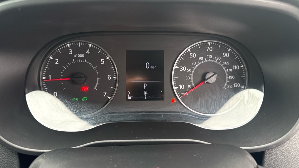 Dacia Duster 1.3 TCe 150 Prestige 5dr EDC Petrol Estate - Image 48