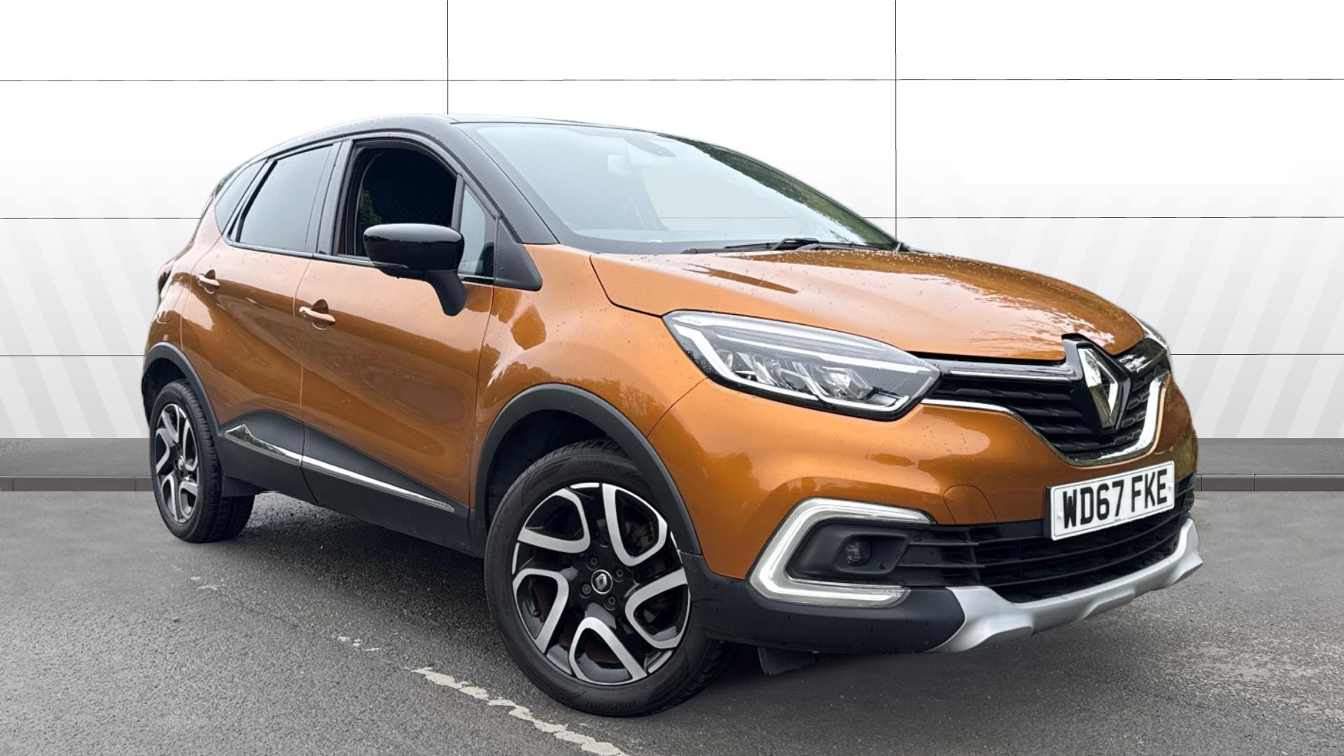 Renault Captur listing photo
