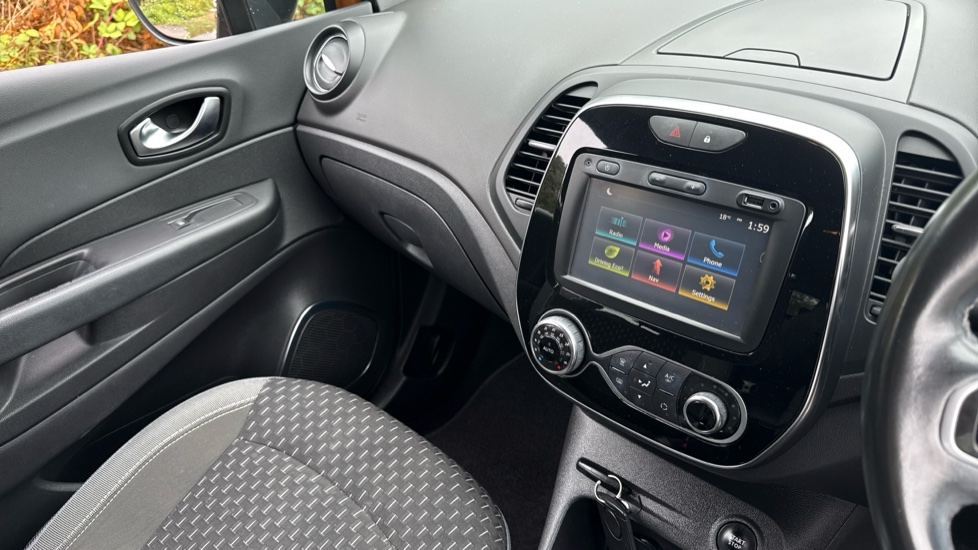 Renault Captur 1.5 dCi 90 Dynamique S Nav 5dr Diesel Hatchback - Image 14