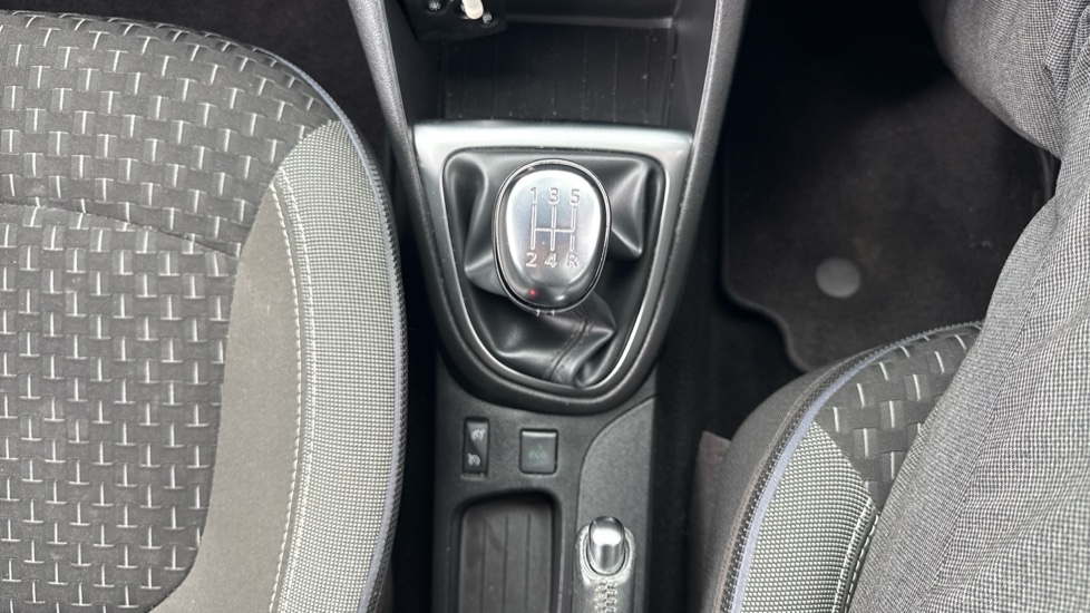 Renault Captur 1.5 dCi 90 Dynamique S Nav 5dr Diesel Hatchback - Image 32