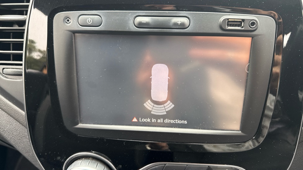 Renault Captur 1.5 dCi 90 Dynamique S Nav 5dr Diesel Hatchback - Image 33