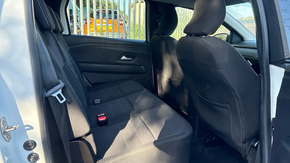 Dacia Jogger 1.0 TCe Expression 5dr Petrol Estate - Image 16