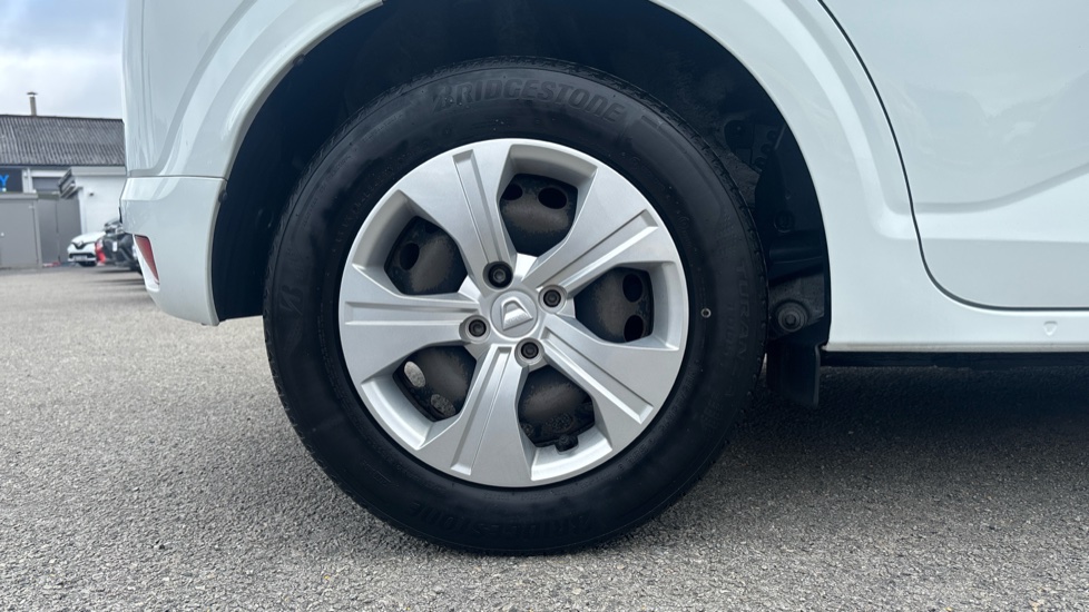 Dacia Sandero 1.0 SCe Essential 5dr Petrol Hatchback - Image 7