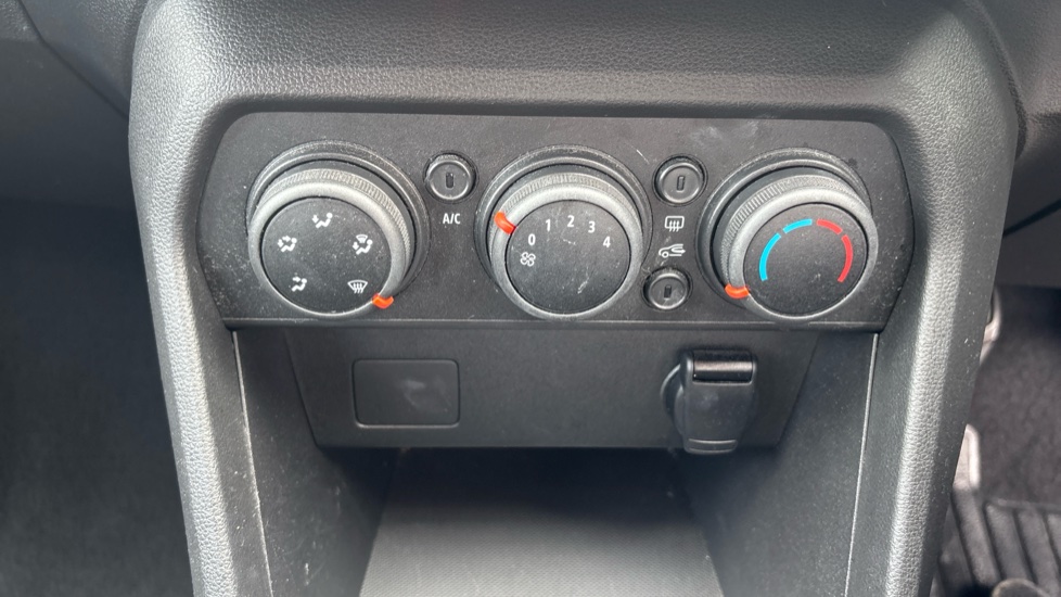 Dacia Sandero 1.0 SCe Essential 5dr Petrol Hatchback - Image 37