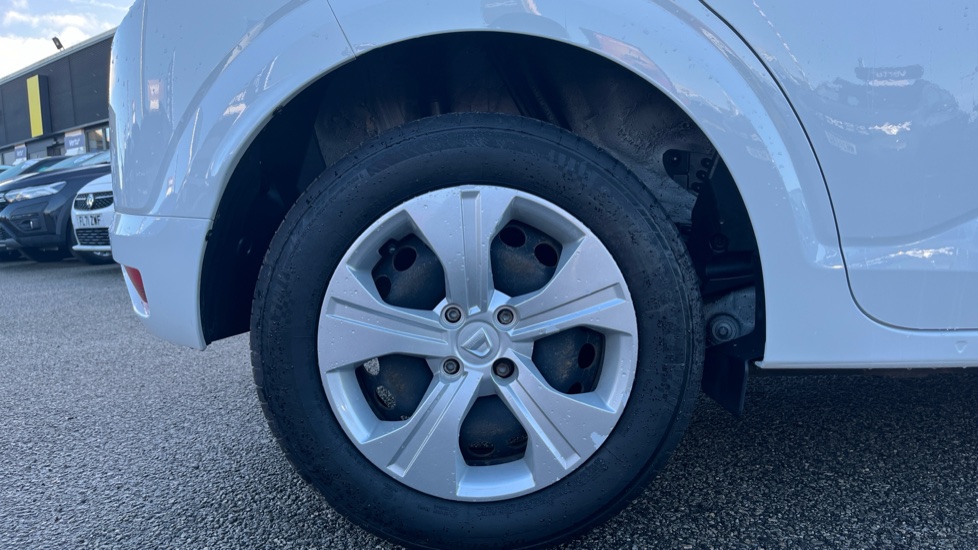 Dacia Sandero 1.0 SCe Essential 5dr Petrol Hatchback - Image 7