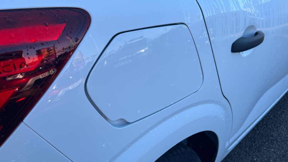 Dacia Sandero 1.0 SCe Essential 5dr Petrol Hatchback - Image 30